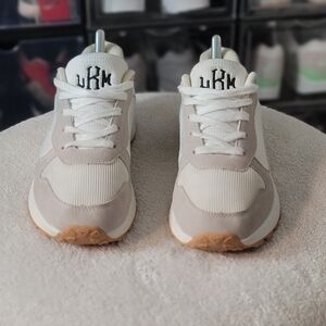 Marleylilly Monogrammed Neutral Classic. Wmns 8. Perfect Condition. Fast Shipper